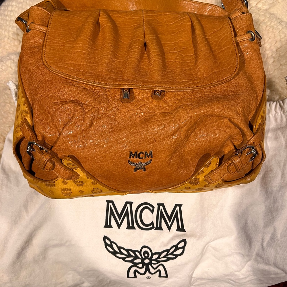 MCM Limited Edition 2 Way Bag w/ Embossed Leather * ORIGINAL DUSTY & COA CARDS* - Picture 2 of 14